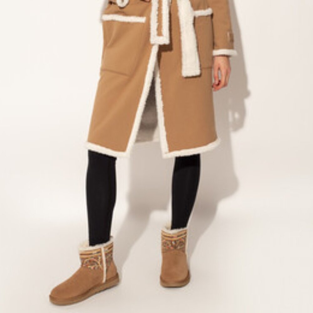 UGG Women's Classic Beauty Mini